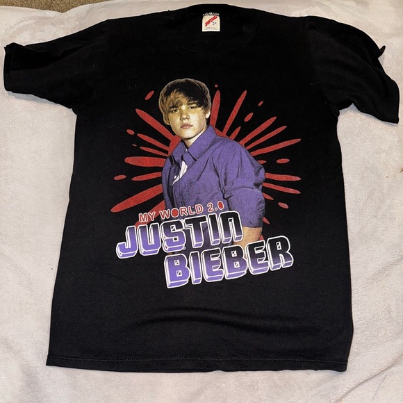 Jerzees Tops - "Justin Bieber My World 2.0 Tour Vintage T-Shirt - Size Small"